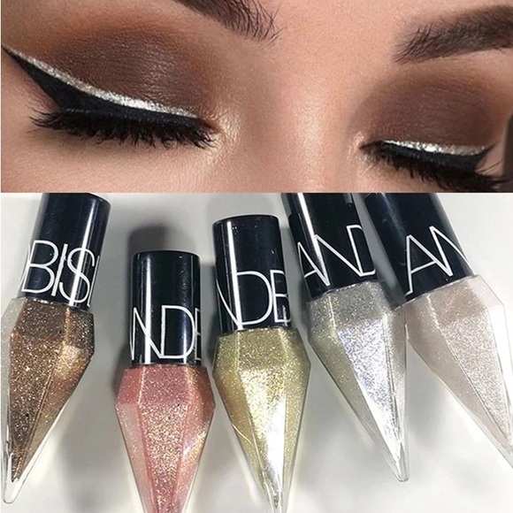 Silver Glitter Eyeliner - Picture 3 of 3